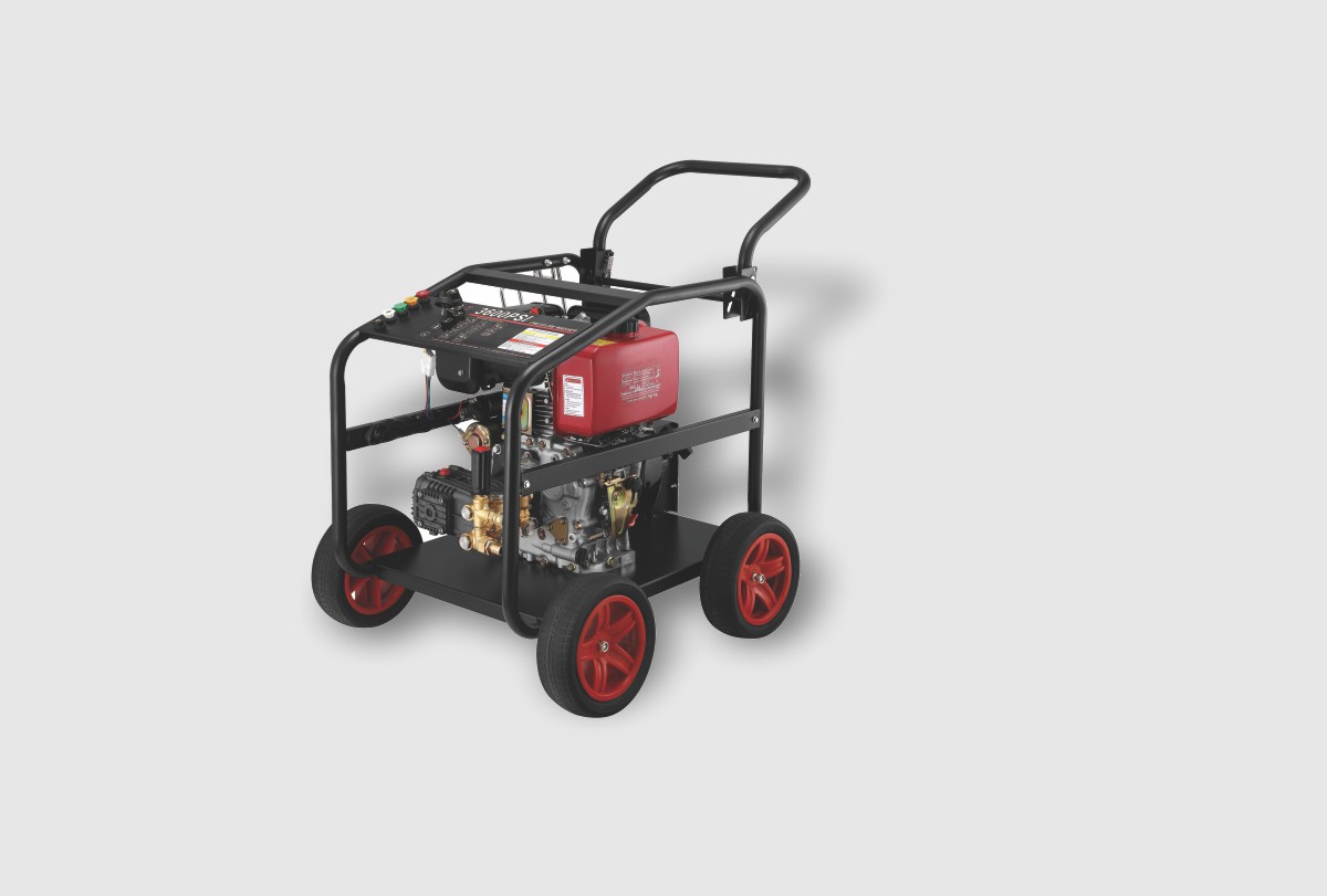 Sanitation pipeline dredging machine